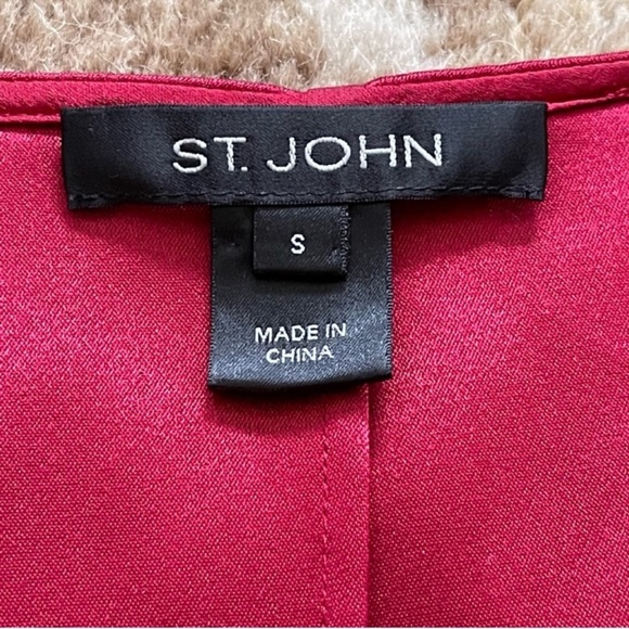 St. John Satin Plunge V Neck Top With Slit Cropped Sleeve Cherry Red Size Small - Picture 7 of 11